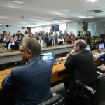 Comissão de Constituição e Justiça do Senado rejeita PEC da Blindagem